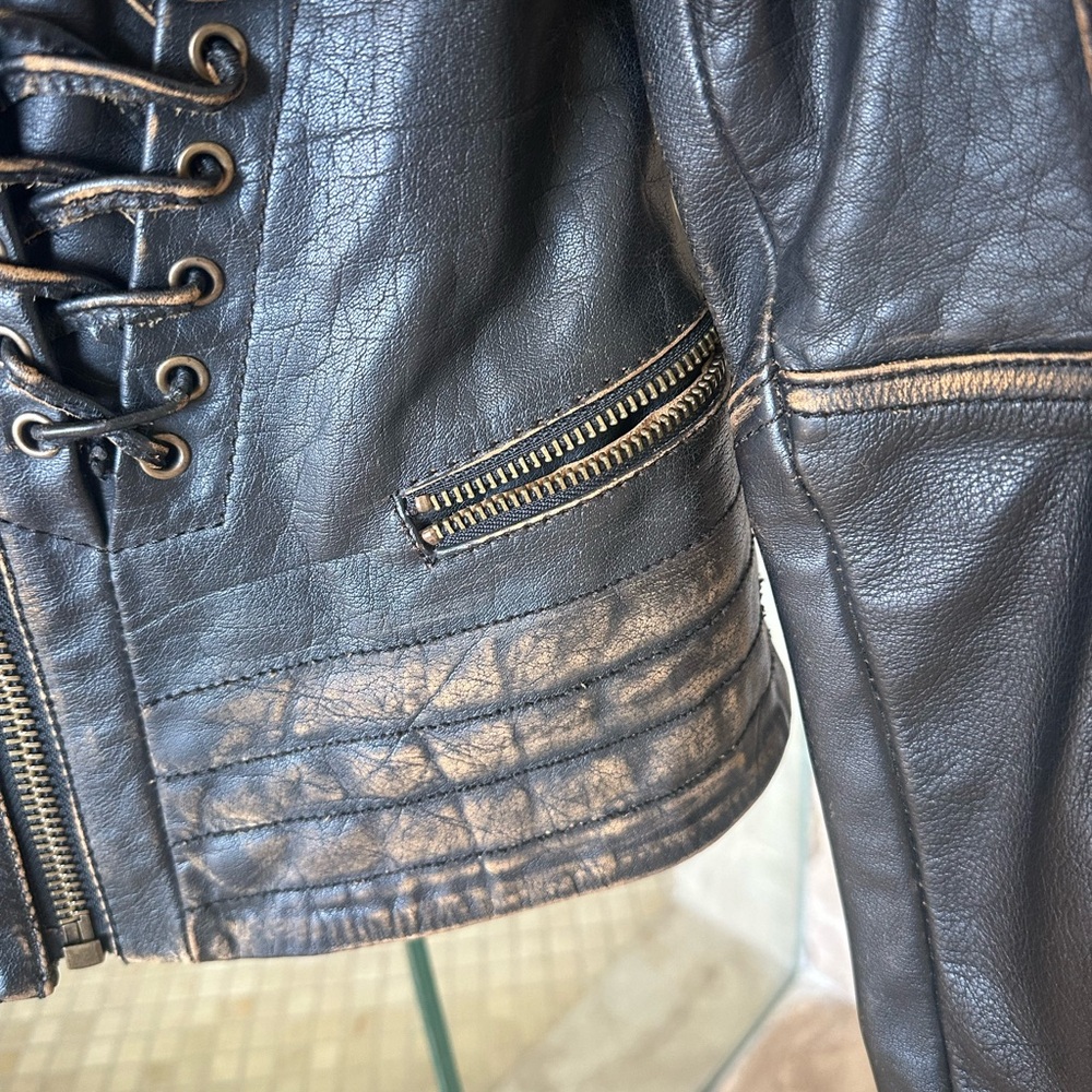 Edgy Amazing DESIGN and DETAILS Wilson Black Leather Jacket - Picture 5 of 15